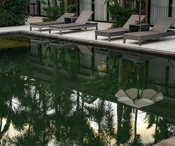 Hotel Le Chien Rouge 4*